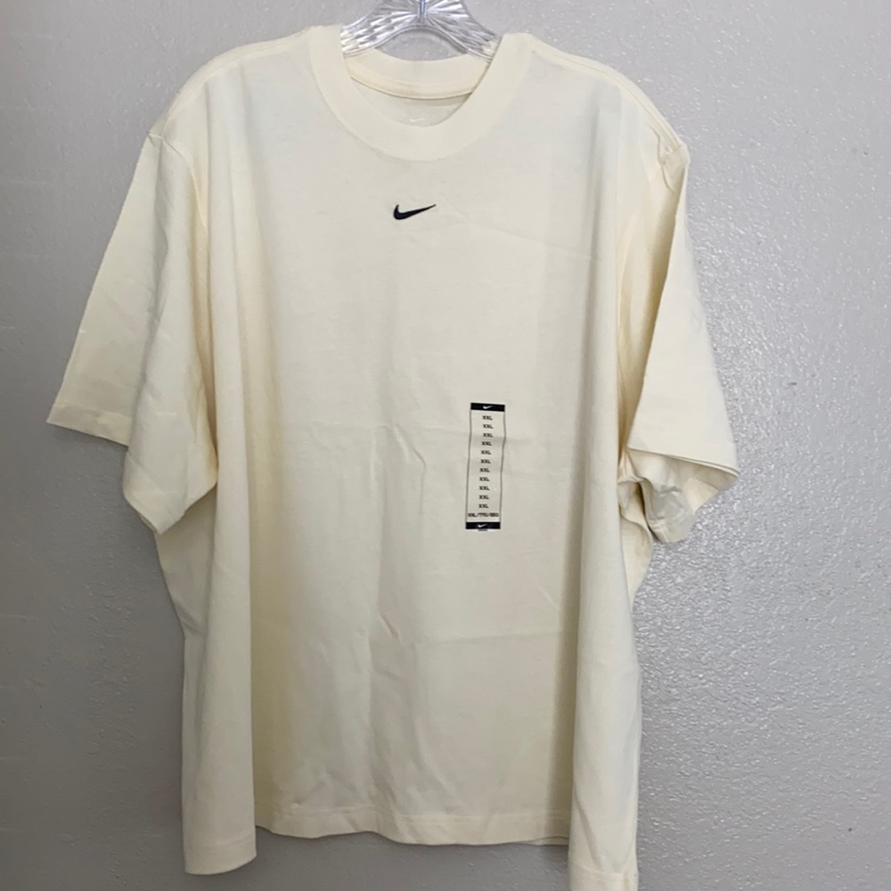 ‼️ONLY 1‼️ Nike Women’s Loose-Fit Tee XXL